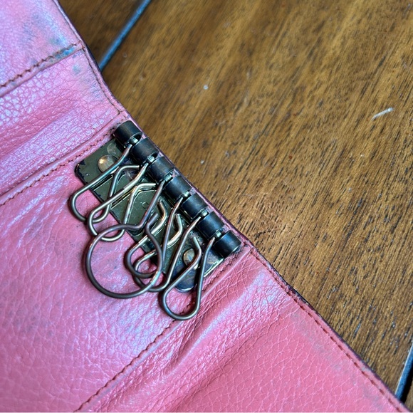 Chloe Black Leather Key Holder with Coral Interior - Picture 6 of 6